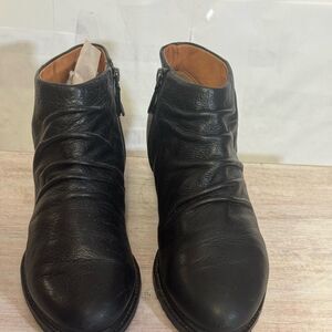 Gentle Souls Black Ankle Booties with Matte Finish size 8.5 good condition